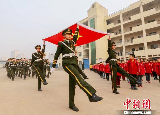 国旗下沸腾的青春——走进山西高校国旗护卫队 国旗下沸腾的青春——走进山西高校国旗护卫队