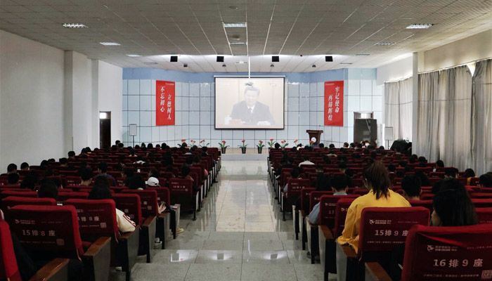 院团委在孝义校区组织团员青年观看 院团委在孝义校区组织团员青年观看