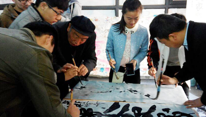 院团委组织孝义校区学生参观孝义民俗文化艺术节 院团委组织孝义校区学生参观孝义民俗文化艺术节