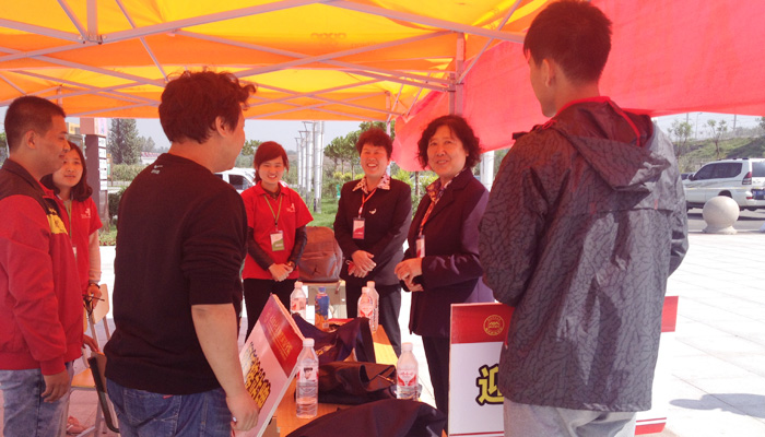 新校区迎来新同学——孝义校区2014迎新侧记 新校区迎来新同学——孝义校区2014迎新侧记