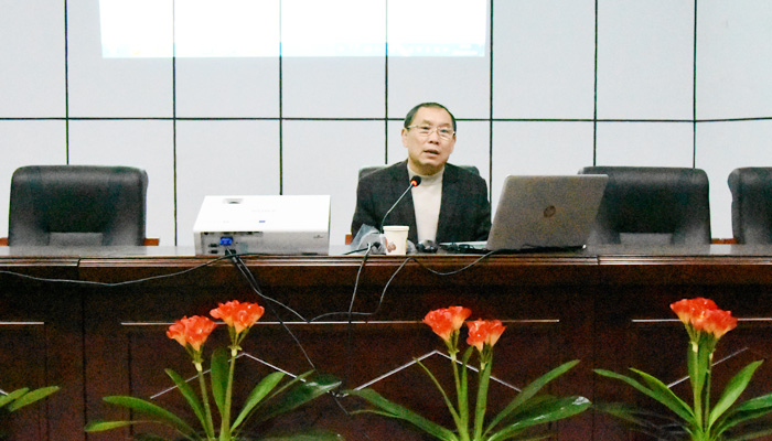 我们举办大学生志愿者职业生涯规划专题讲座
