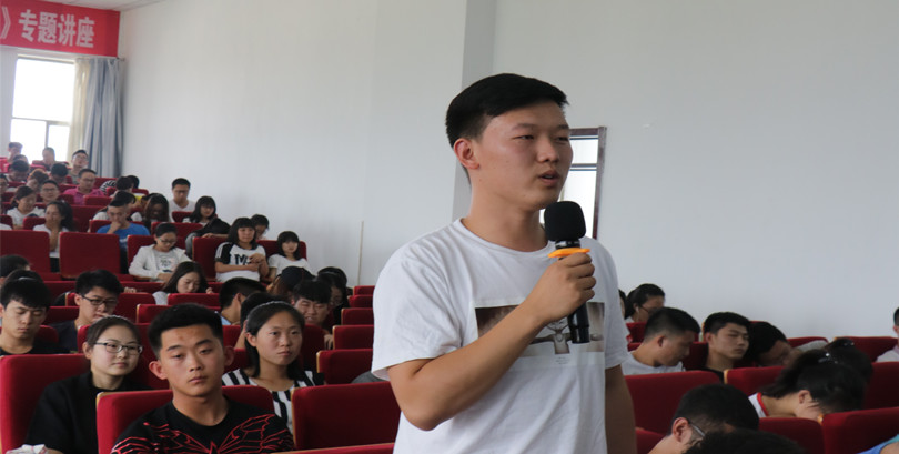 我们“首届创新创业文化节开幕式暨双创人才培养、区域经济发展、众创空间建设主题论坛”在孝义校区隆重举行