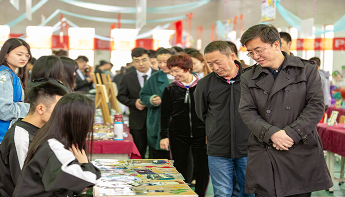 我们成功举办第四届创意市集活动