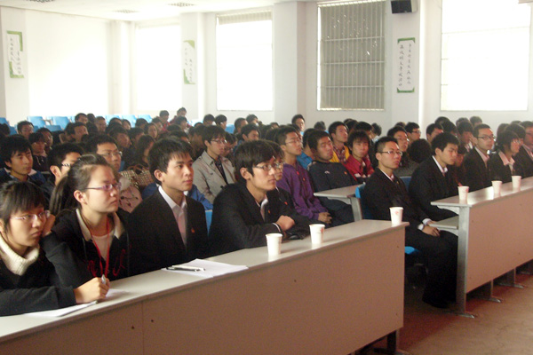我们举行2011年新团员发展大会 我们举行2011年新团员发展大会