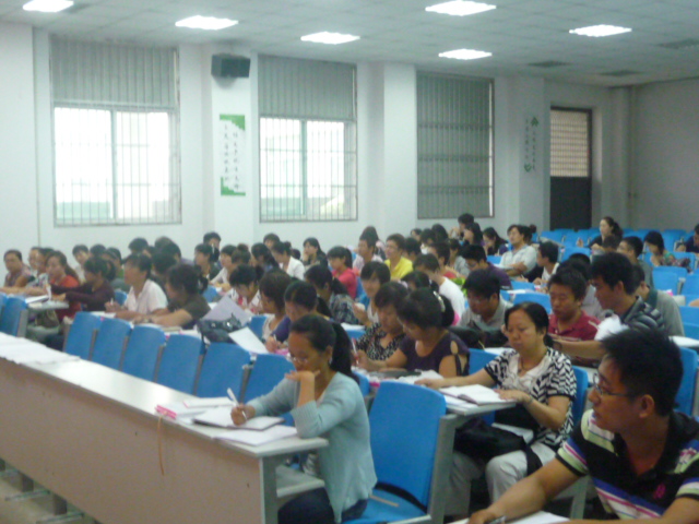 我们召开2011-2012学年一学期开学全体辅导员大会 我们召开2011-2012学年一学期开学全体辅导员大会