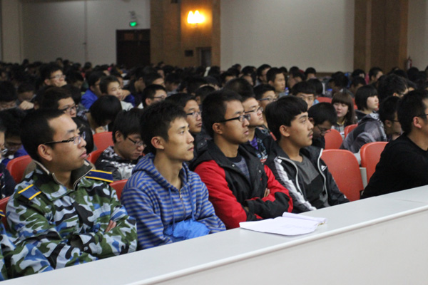 2012级新生入学教育讲座--我的大学与我的未来 2012级新生入学教育讲座--我的大学与我的未来