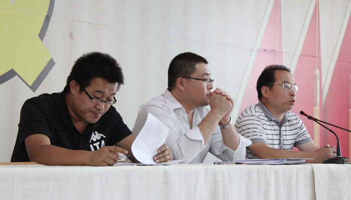 我们召开2013-2014学年第一学期全体班主任大会 我们召开2013-2014学年第一学期全体班主任大会