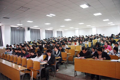贾桂梓研究员来我们作学习科学发展观专题辅导 贾桂梓研究员来我们作学习科学发展观专题辅导