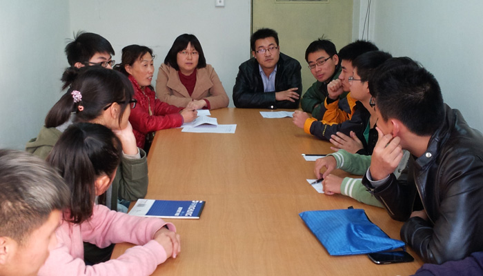 我们召开助学金受助学生代表座谈会 我们召开助学金受助学生代表座谈会