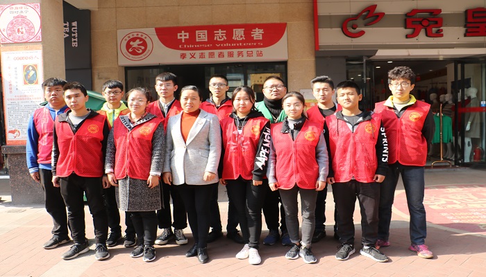 我们团委志愿者参与“同心共筑中国梦,携手创建文明城”创城公益活动 我们团委志愿者参与“同心共筑中国梦,携手创建文明城”创城公益活动