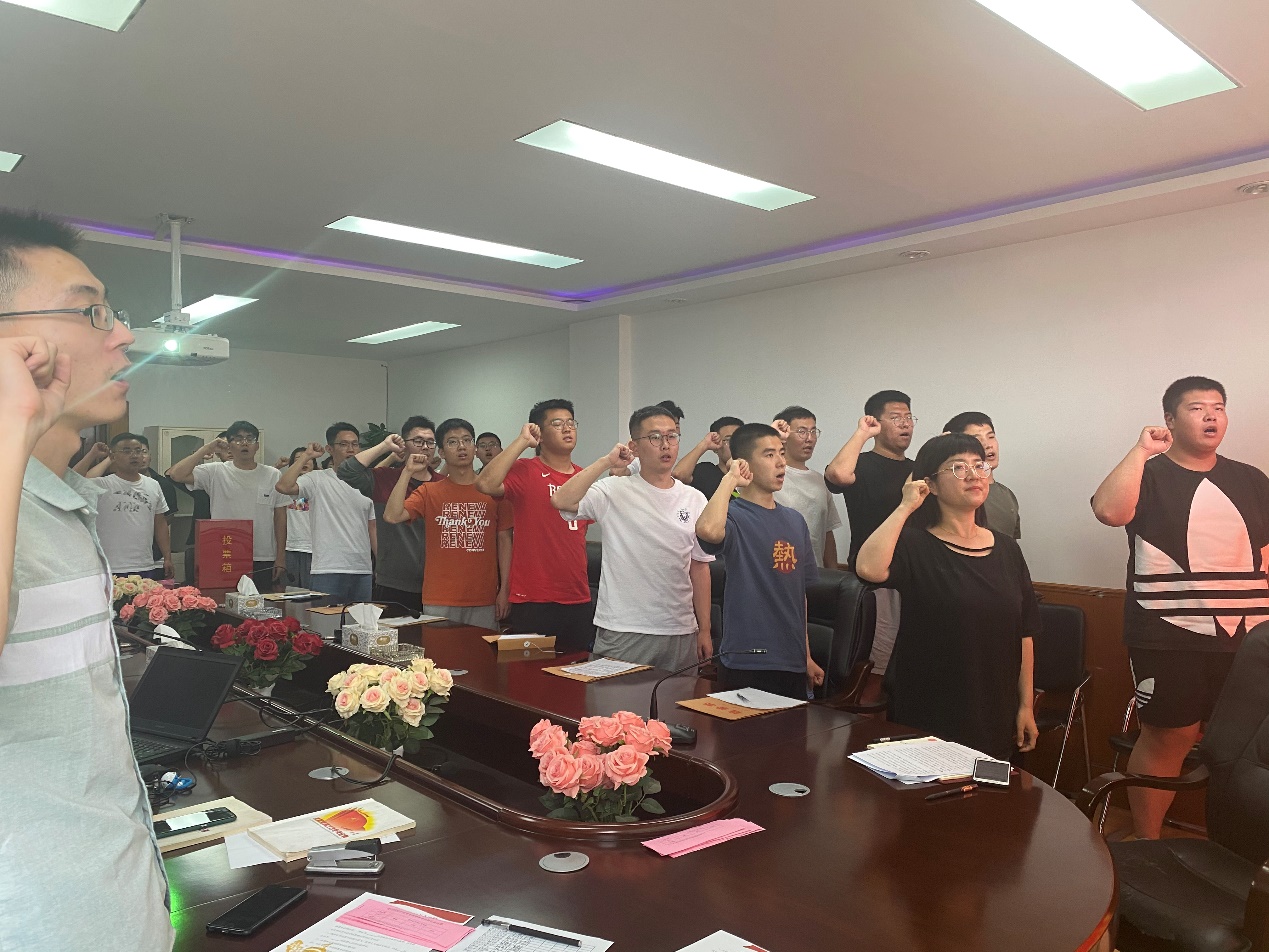 现代电气学生党支部召开党员发展和转正大会 现代电气学生党支部召开党员发展和转正大会