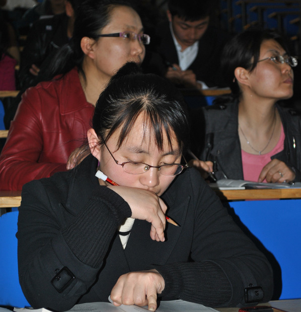 千峰校区召开班级学风建设经验交流会 千峰校区召开班级学风建设经验交流会