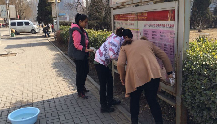 我们各学生党总支开展“学习雷锋精神践行社会主义核心价值观”主题活动