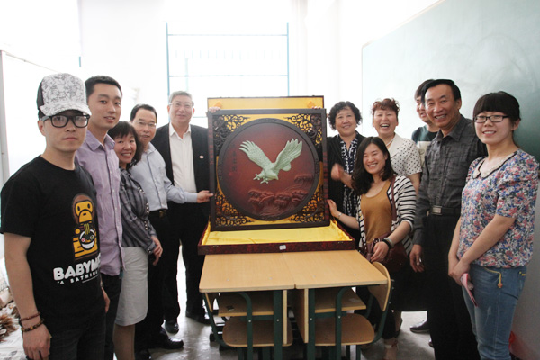 我们召开校友大会 我们召开校友大会