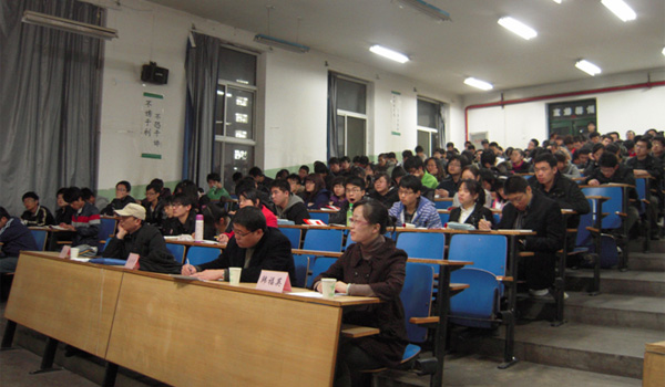 千峰校区举行2011年入党积极分子开班仪式 千峰校区举行2011年入党积极分子开班仪式