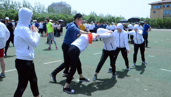 我们教职工代表团在校2019年教职工运动会中再创佳绩