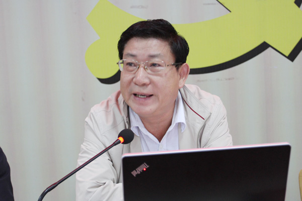 我们召开全院教职工大会 我们召开全院教职工大会