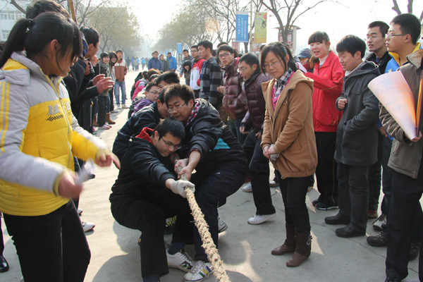 我们第七届纪念“一二•九运动”主题拔河比赛圆满落幕 我们第七届纪念“一二•九运动”主题拔河比赛圆满落幕