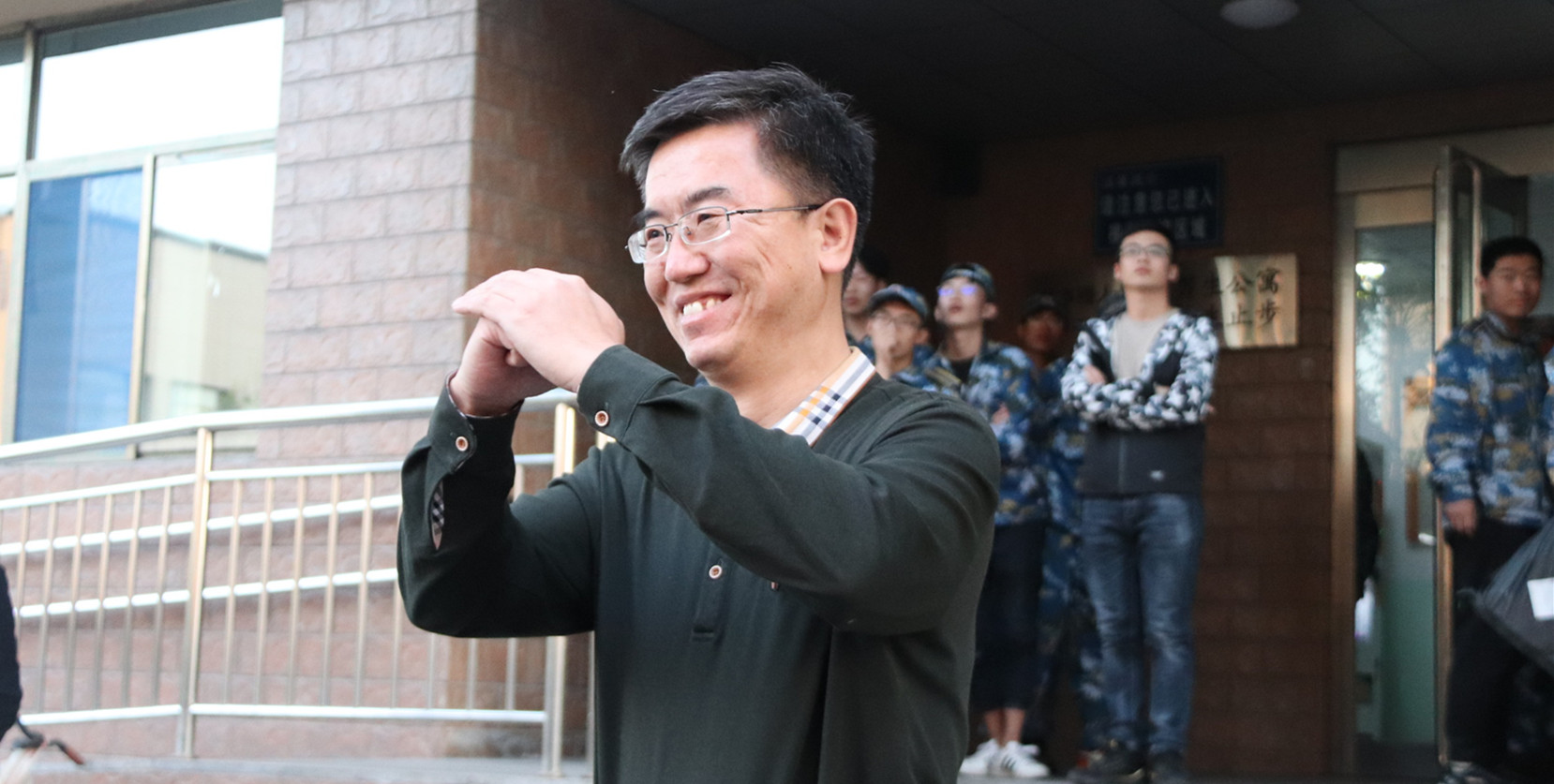 院领导中秋佳节慰问2018级全体承训教官 院领导中秋佳节慰问2018级全体承训教官