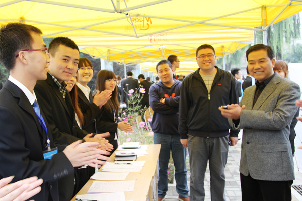我们各学生组织开展纳新工作 我们各学生组织开展纳新工作