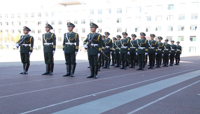 我们国旗护卫队赴孝义四中执行义务升旗任务 我们国旗护卫队赴孝义四中执行义务升旗任务