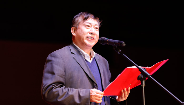 “阳光路上,奋力前行”——我们2016年元旦晚会隆重举行 “阳光路上,奋力前行”——我们2016年元旦晚会隆重举行