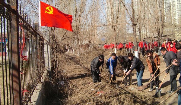 机械材料系学生党支部开展创先争优服务岗活动 机械材料系学生党支部开展创先争优服务岗活动