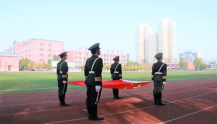 我们国旗护卫队赴孝义七中执行义务升旗任务 我们国旗护卫队赴孝义七中执行义务升旗任务