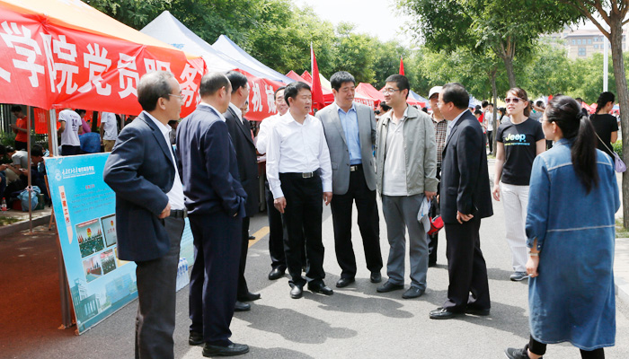 我们代表团在太阳集团网tyc97282016年学生田径运动会上再创佳绩 我们代表团在太阳集团网tyc97282016年学生田径运动会上再创佳绩