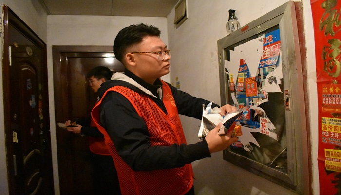 我们团委志愿者参与“同心共筑中国梦,携手创建文明城”创城公益活动 我们团委志愿者参与“同心共筑中国梦,携手创建文明城”创城公益活动