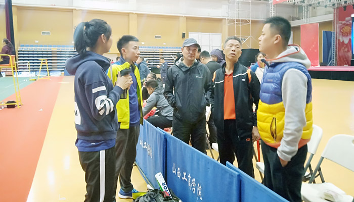 我们在省教科文卫体工会系统羽毛球比赛上展现风采 我们在省教科文卫体工会系统羽毛球比赛上展现风采