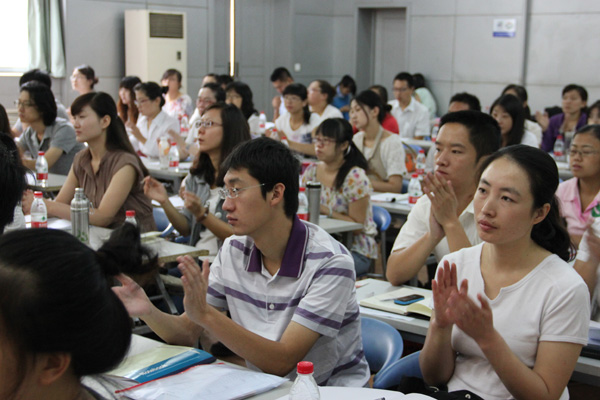 我们举办新入职员工岗前培训 我们举办新入职员工岗前培训