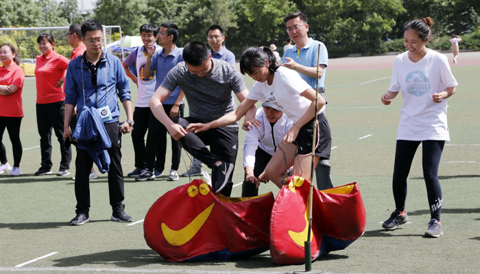 我们教职工代表团在校2019年教职工运动会中再创佳绩