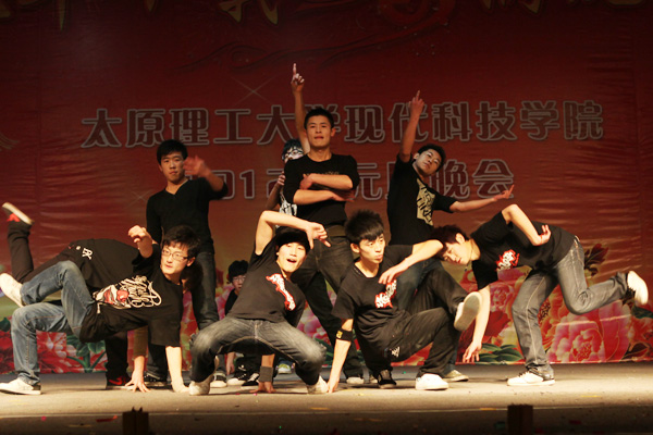 我们2012年元旦晚会圆满结束