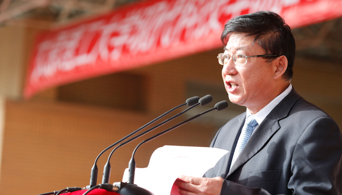 我们隆重举行2013级新生开学典礼暨军训动员大会 我们隆重举行2013级新生开学典礼暨军训动员大会