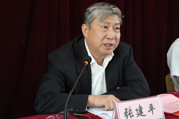 我们召开校友大会 我们召开校友大会