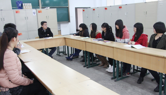 我们召开勤工助学学生代表座谈会 我们召开勤工助学学生代表座谈会